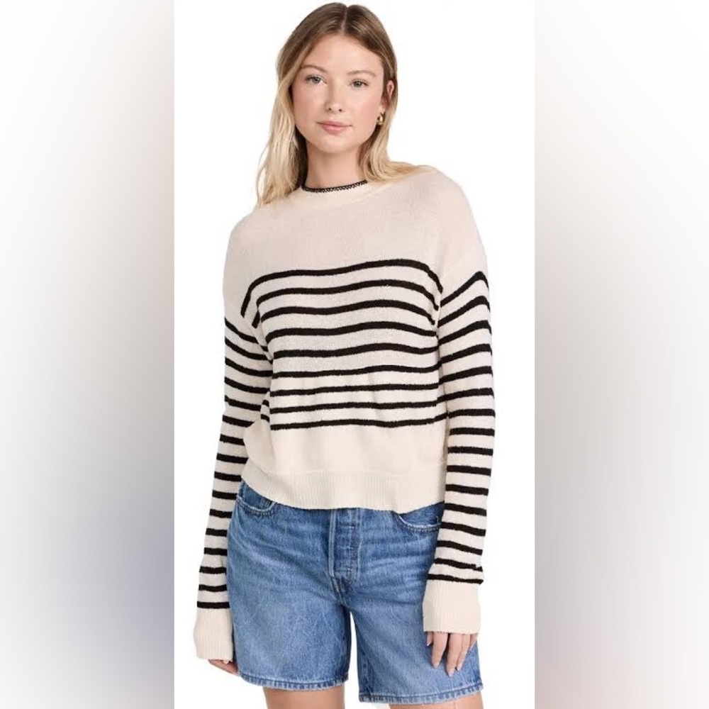 Monrow Boucle Lightweight Sweater 
Size L